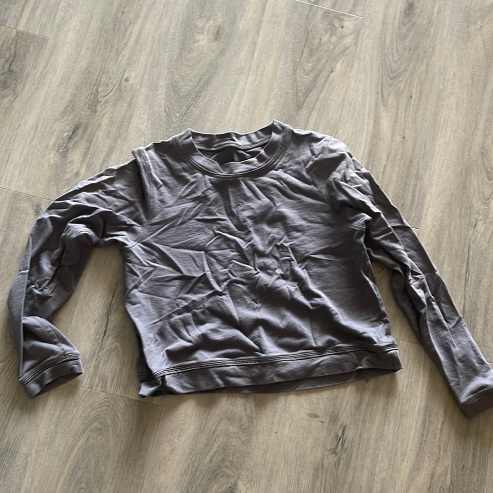 Lululemon light grey cropped top size 2